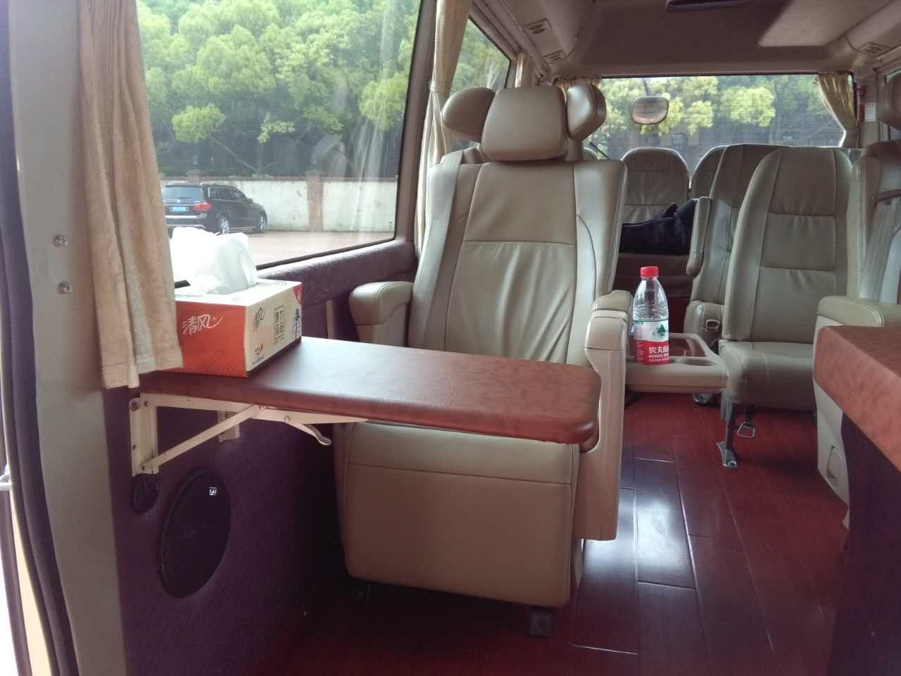 丰田考斯特3.jpg